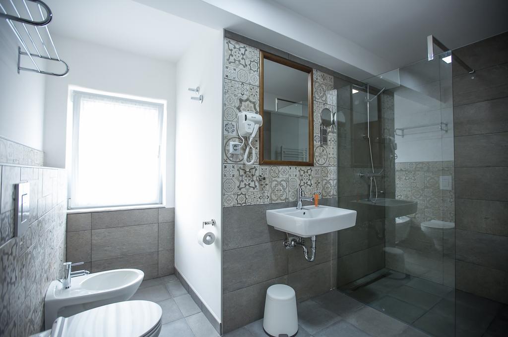 Heartland City B&B Τούζλα Εξωτερικό φωτογραφία
