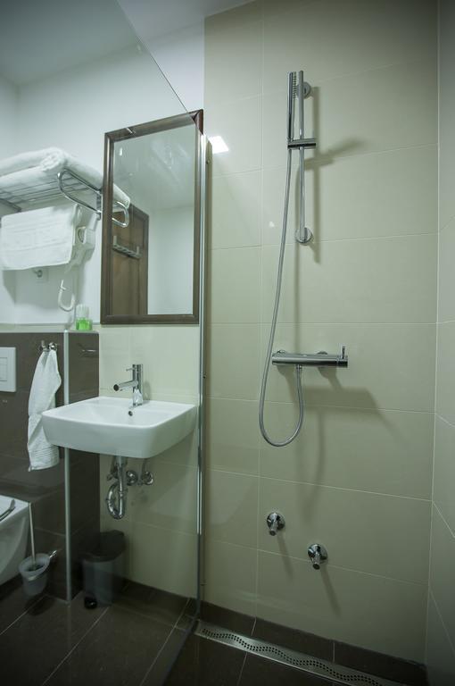 Heartland City B&B Τούζλα Εξωτερικό φωτογραφία