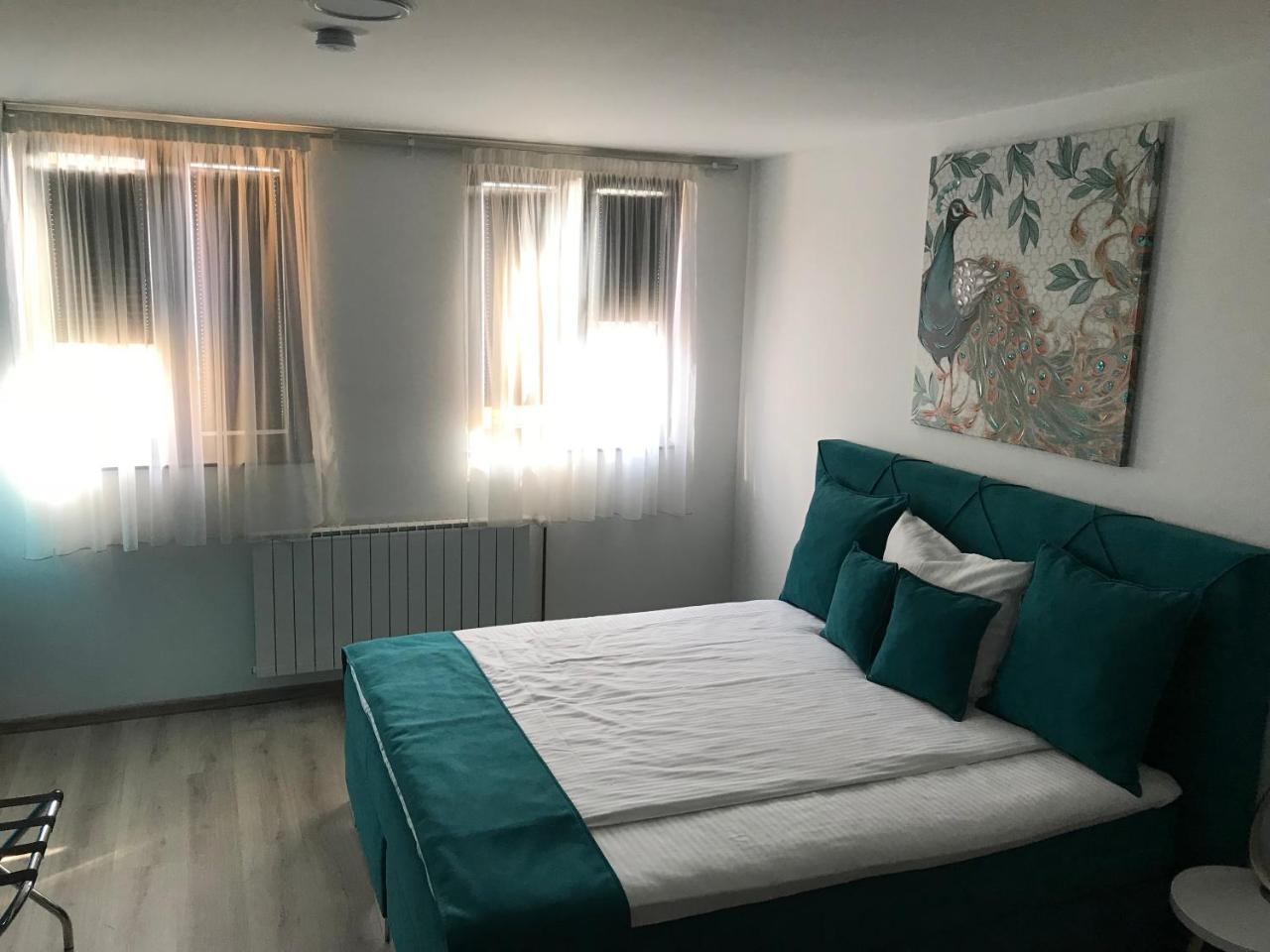 Heartland City B&B Τούζλα Εξωτερικό φωτογραφία